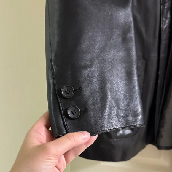 BOSS Men's Sleek Black Leather Jacket - Picture 4 of 6